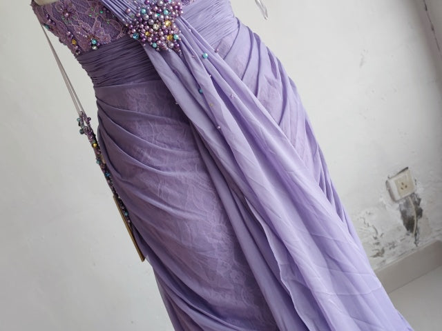 Elegantes lila Sweetheart Perlen-Spitze Falten Tüll langes Ballkleid Abendkleid P4718