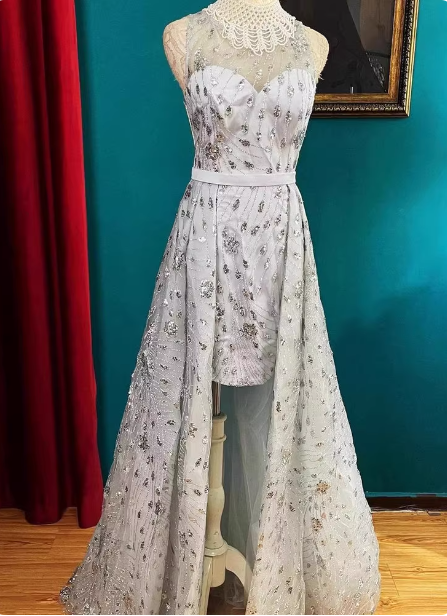 Elegantes silbernes Neckholder-Pailletten-High-Low-Tüll-Ballkleid Abendkleid P4724