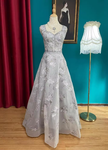 Elegantes graues V-Ausschnitt A-Linien-Ballkleid aus Tüll mit Strass-Spitzenstickerei Abendkleid P4728