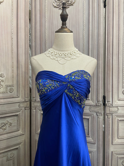 Elegantes königsblaues Sweetheart-Kleid mit Schleppe, Perlen und Satin für Abschlussball und Abend P4730