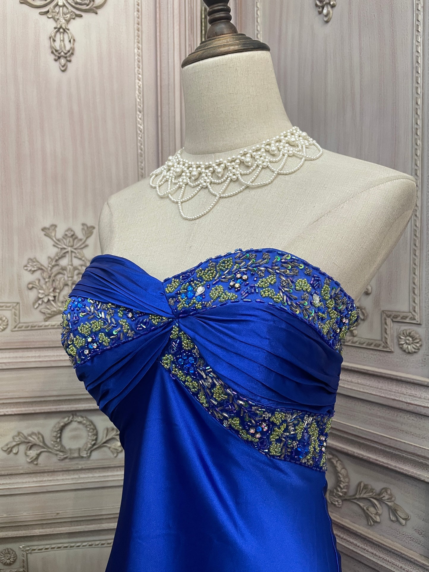 Elegantes königsblaues Sweetheart-Kleid mit Schleppe, Perlen und Satin für Abschlussball und Abend P4730