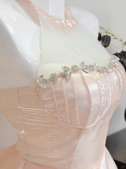 Robe de soirée/bal de promo/demoiselle d'honneur en satin rose vaporeux à fines bretelles, coupe trapèze et volants P4074