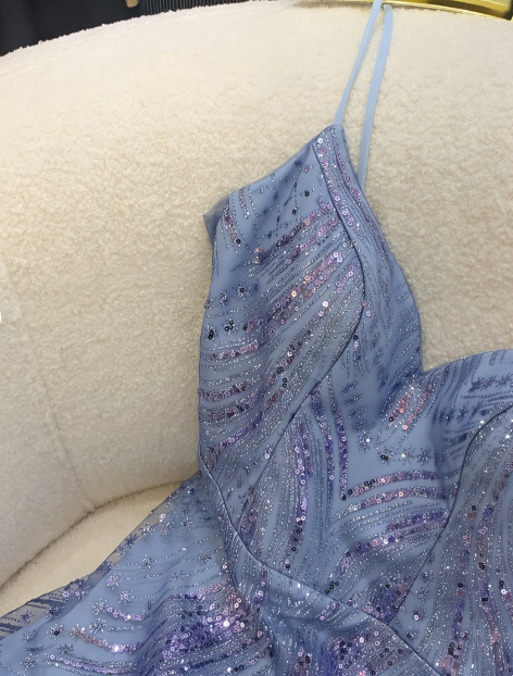 Elegantes staubblaues Spaghettiträger-V-Ausschnitt-Pailletten-langes Ballkleid Abendkleid P4745