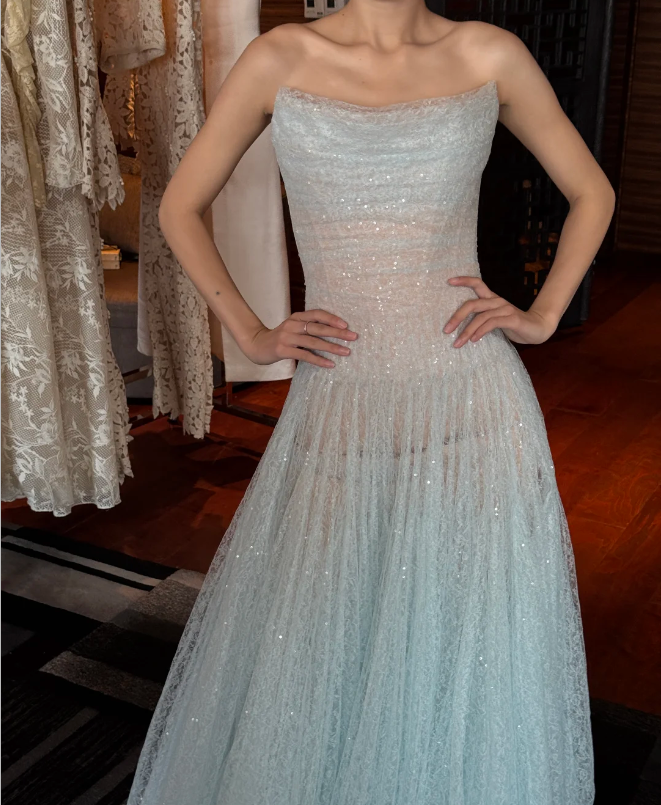Verträumtes hellblaues trägerloses A-Linien-Kleid aus schimmerndem Tüll, langes Ballkleid Abendkleid P4747