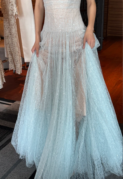 Verträumtes hellblaues trägerloses A-Linien-Kleid aus schimmerndem Tüll, langes Ballkleid Abendkleid P4747