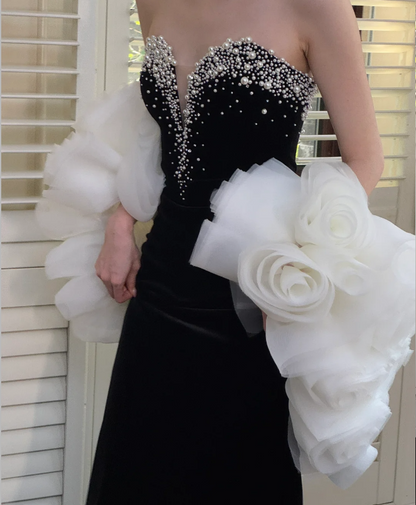 Vintage Schwarzes trägerloses Meerjungfrauen-Abendkleid aus Samt mit Perlen P4749