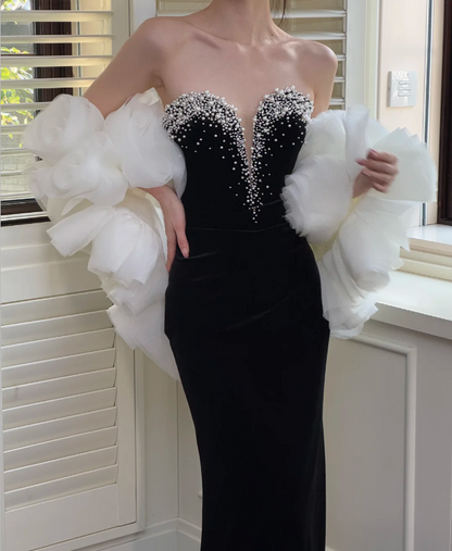 Vintage Schwarzes trägerloses Meerjungfrauen-Abendkleid aus Samt mit Perlen P4749
