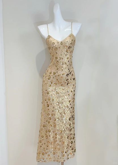 Luxuriöses goldenes trägerloses Meerjungfrauen-Abendkleid mit Pailletten und V-Ausschnitt P4075