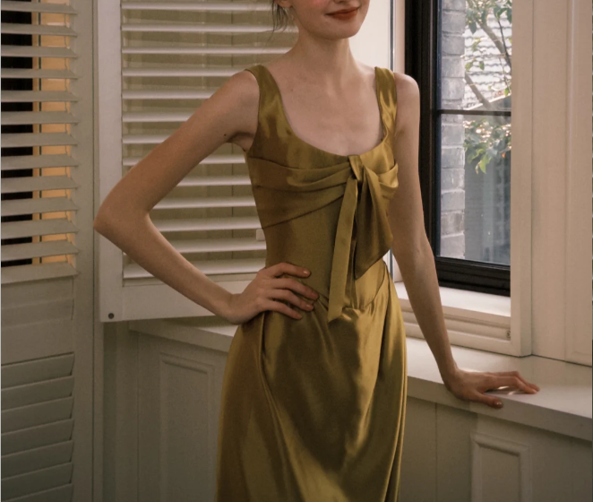 Elegantes, olivgrünes, quadratisches Neckholder-Satin-Kleid mit Schleife, langes Ballkleid, Abendkleid P4750