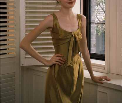 Elegantes, olivgrünes, quadratisches Neckholder-Satin-Kleid mit Schleife, langes Ballkleid, Abendkleid P4750