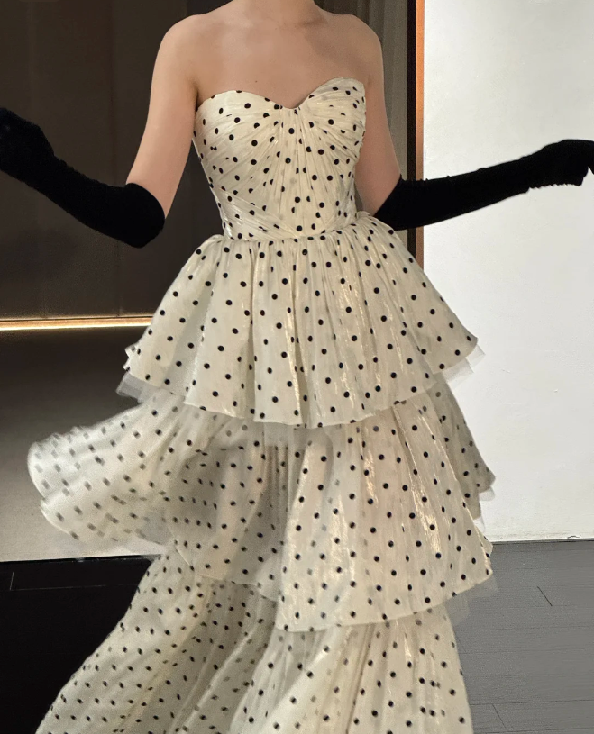 Vintage A-Linien-Abendkleid aus Tüll mit Polka Dots, Sweetheart-Ausschnitt und Lagenrock P4753
