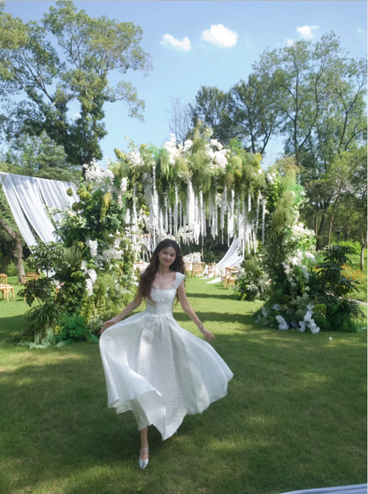Elegantes weißes schulterfreies A-Linien-Cutout-Rücken-Satin-Jacquard-langes Ballkleid Geburtstags-Kleid P4762