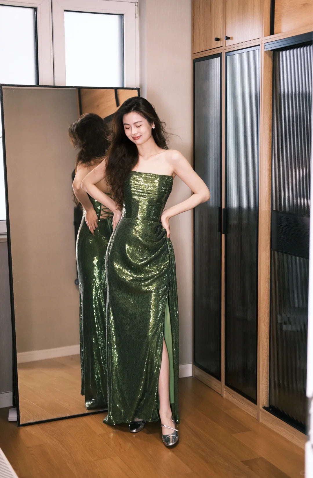 Elegantes dunkelgrünes trägerloses Meerjungfrauen-Abendkleid mit Schnürung und Schlitz, Pailletten, langes Ballkleid P4769