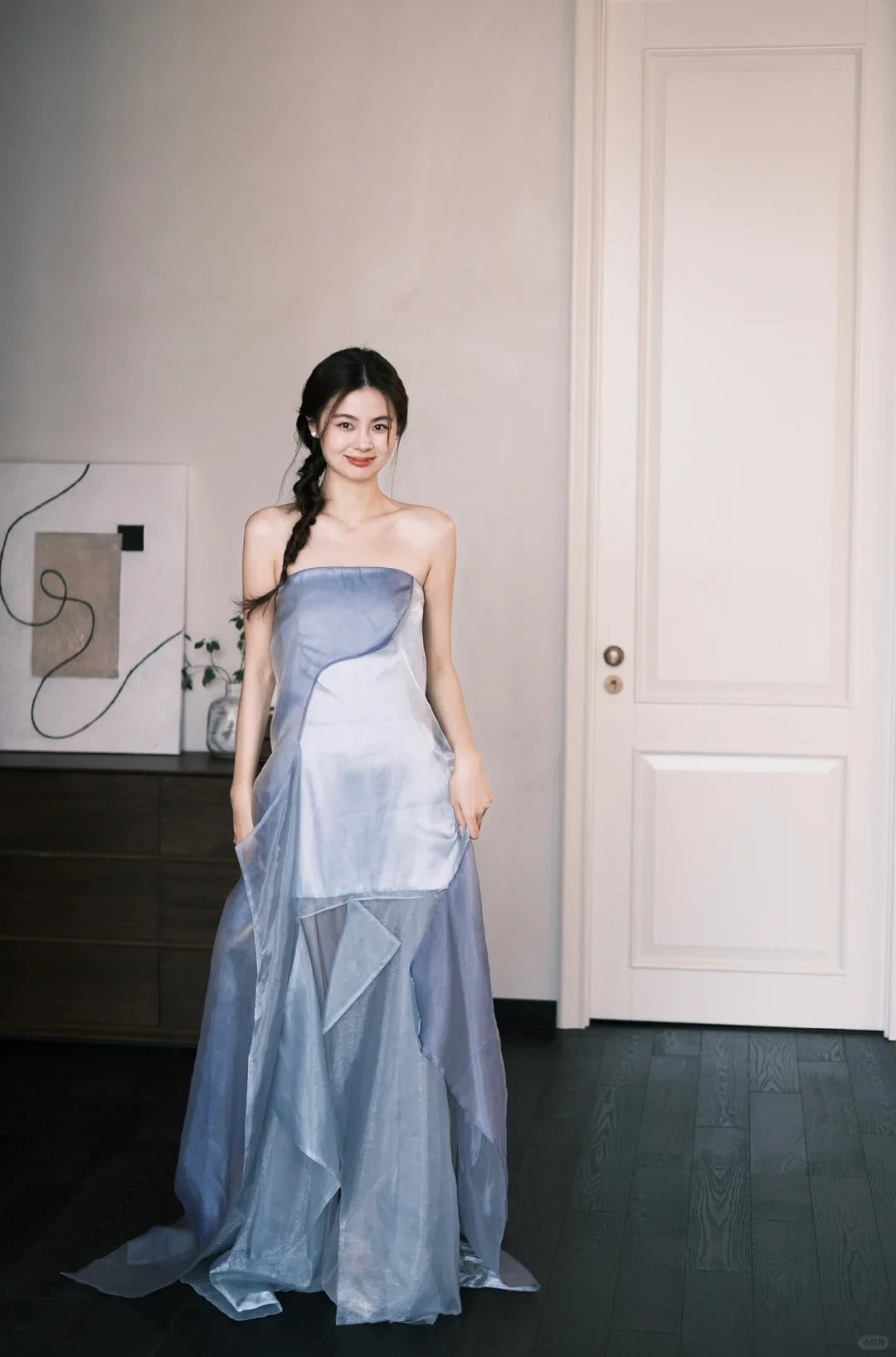 Atemberaubendes trägerloses Meerjungfrauen-Abendkleid mit mehrlagiger Tüllschleppe P4774