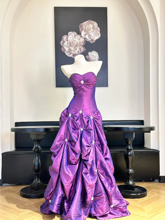 Robe de Soirée Longue Bustier Violet Vintage en Satin Ornée de Strass et Volants P4777