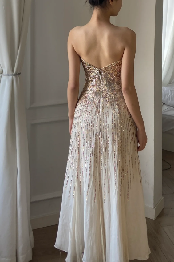 Elegantes gebrochen-weißes Pailletten-Chiffon A-Linie Abendkleid mit Herzausschnitt P4790