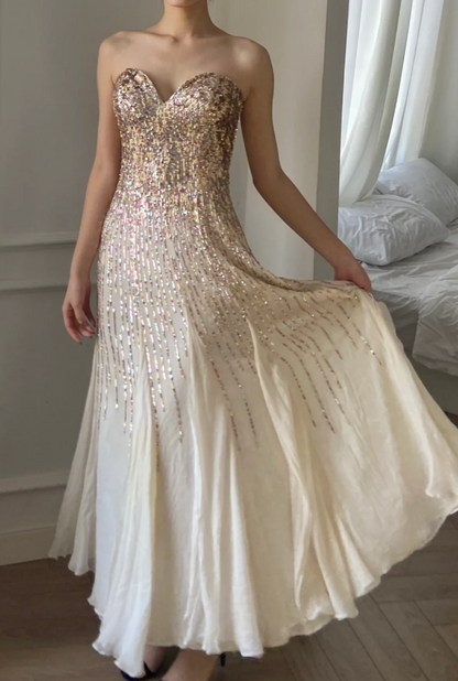 Elegantes gebrochen-weißes Pailletten-Chiffon A-Linie Abendkleid mit Herzausschnitt P4790