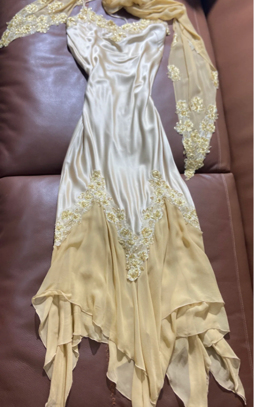 Elegantes, blassgelbes, besticktes, unregelmäßig gerüschtes Satin-Chiffon-Abendkleid/Ballkleid P4797
