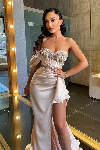 Robe de bal sirène asymétrique à perles avec fente latérale Tenues d'anniversaire P385