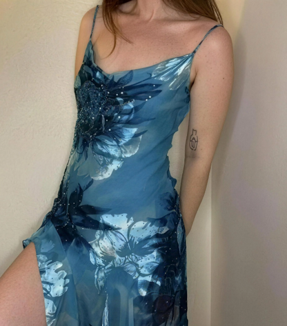 Vintage See-Blau Spaghetti-Träger Verwischter Print Perlenbesetztes Irreguläres Chiffon Ballkleid P4800