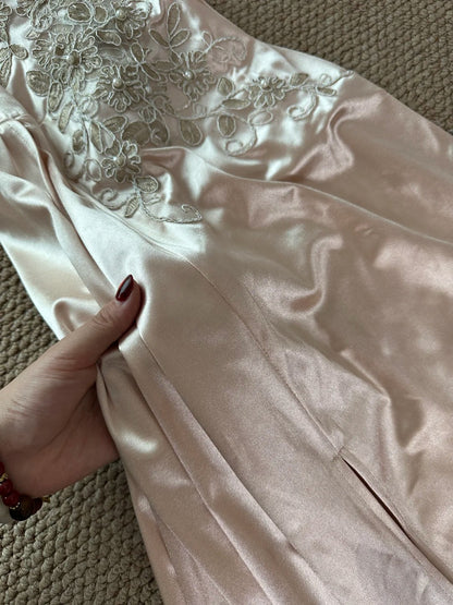 Elegantes Champagner Meerjungfrau Schleppe Trägerloses Satin Langes Ballkleid Abendkleid P4081