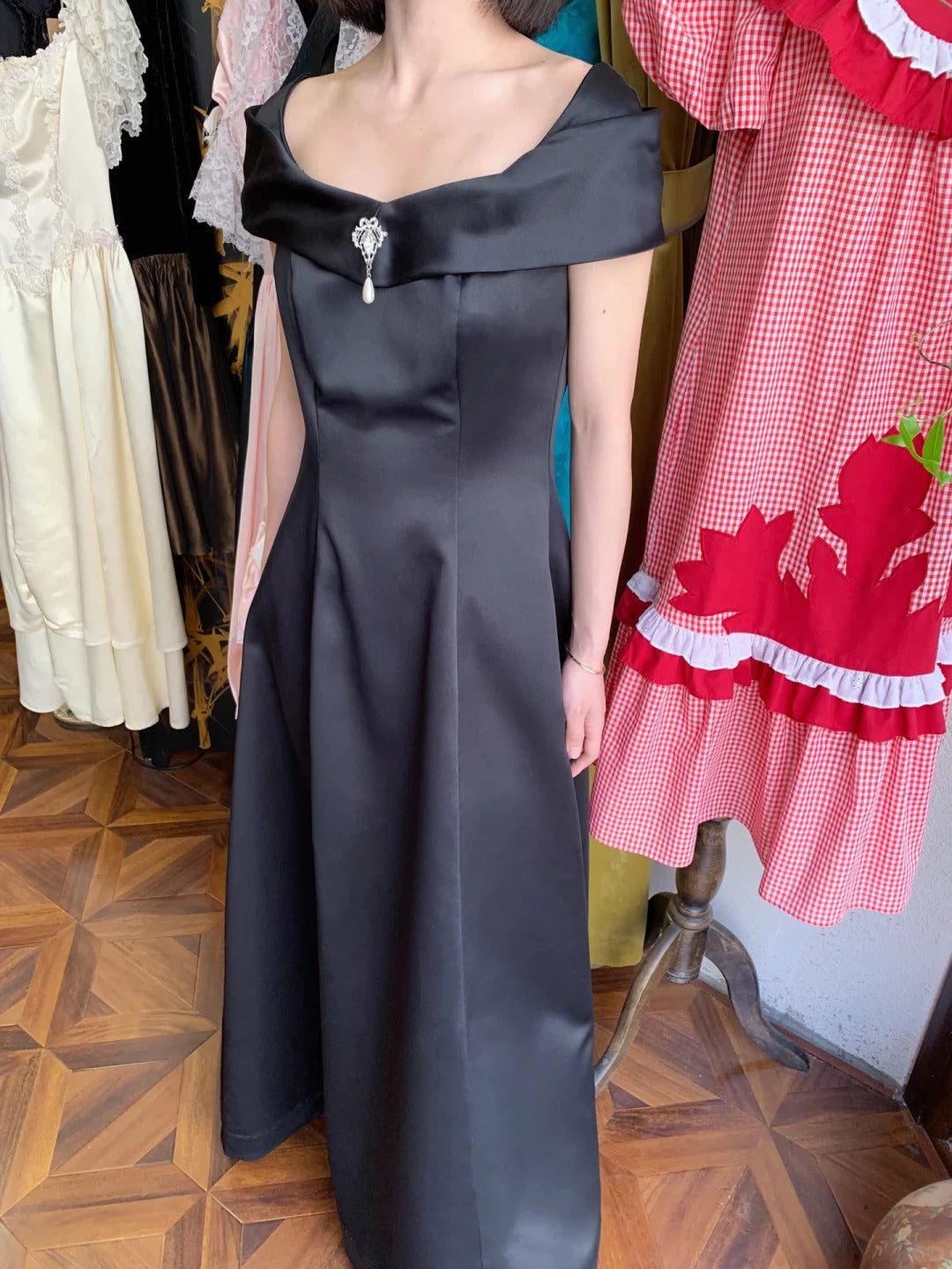 Vintage schwarzes schulterfreies A-Linien-Satin-Ballkleid Abendkleid P4821