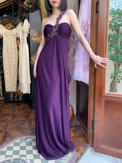 Vintage dunkellila, gerafftes Chiffon-Abendkleid mit einem Schulterträger P4822