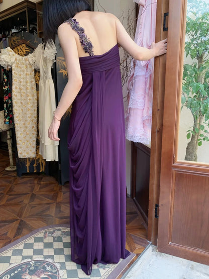 Vintage dunkellila, gerafftes Chiffon-Abendkleid mit einem Schulterträger P4822