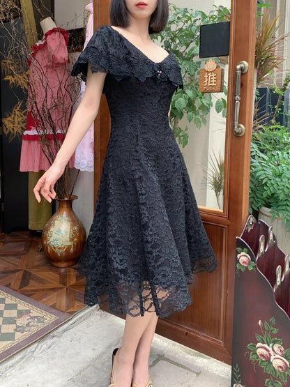 Vintage schwarzes V-Ausschnitt A-Linie Spitzen-Ballkleid Abendkleid P4823