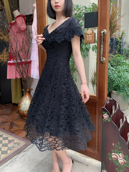 Vintage schwarzes V-Ausschnitt A-Linie Spitzen-Ballkleid Abendkleid P4823