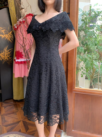 Vintage schwarzes V-Ausschnitt A-Linie Spitzen-Ballkleid Abendkleid P4823
