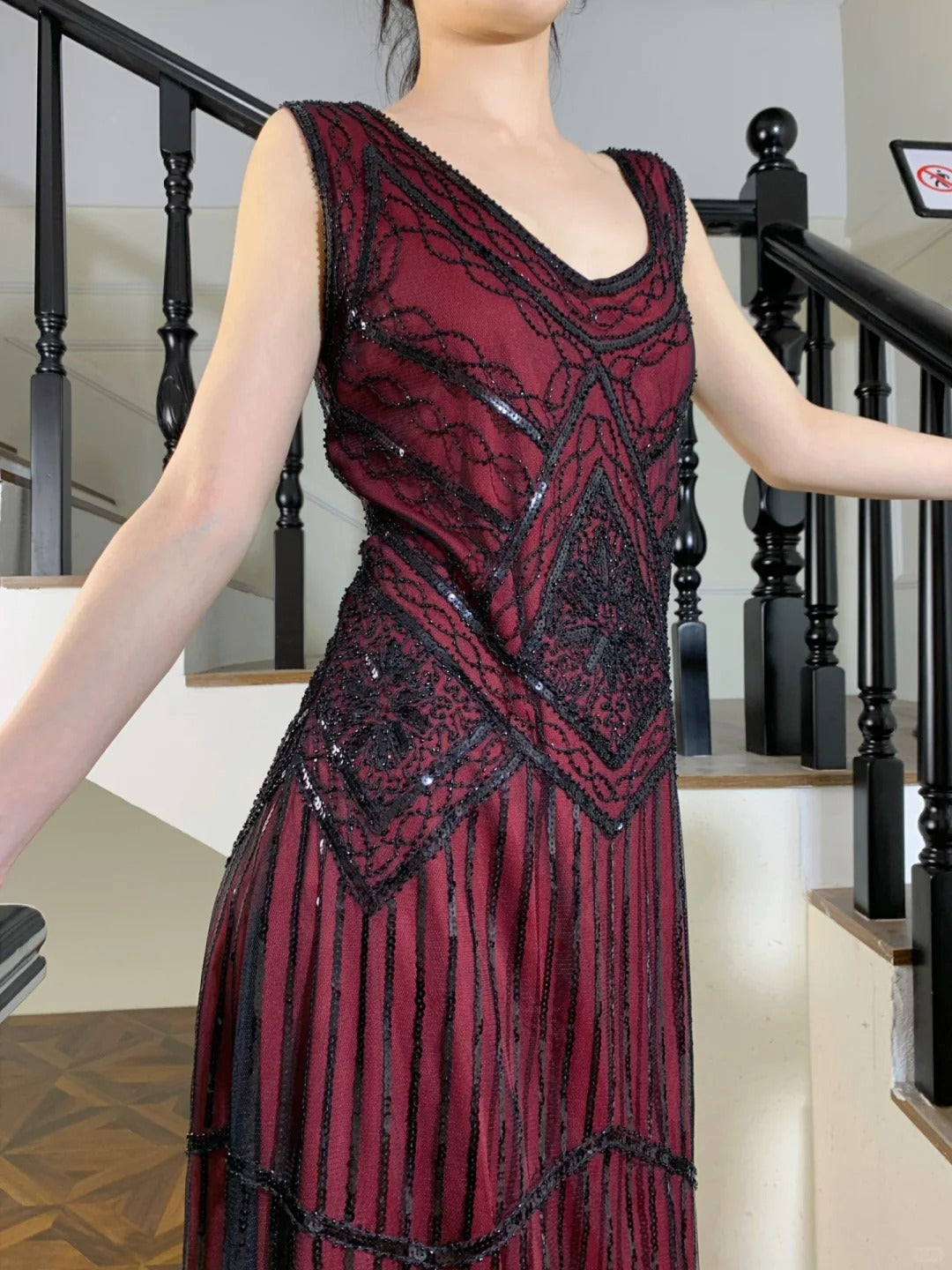 Vintage Burgund V-Ausschnitt Ärmelloses Perlen Pailletten Quasten Tüll Ballkleid Abendkleid P4825