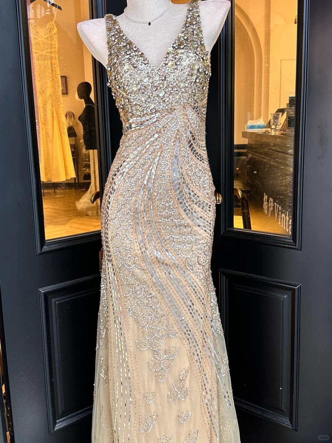 Luxuriöses, funkelndes Meerjungfrauen-Abendkleid aus Tüll mit Pailletten und V-Ausschnitt für den Abschlussball P4830