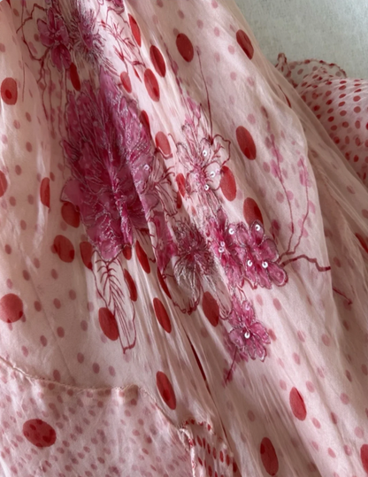Vintage rosafarbenes Spaghettiträger-Kleid mit Tupfenmuster und unregelmäßigem Chiffon für den Abschlussball P4833