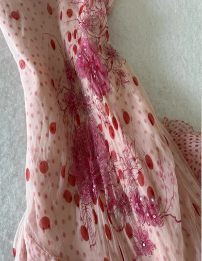 Vintage rosafarbenes Spaghettiträger-Kleid mit Tupfenmuster und unregelmäßigem Chiffon für den Abschlussball P4833