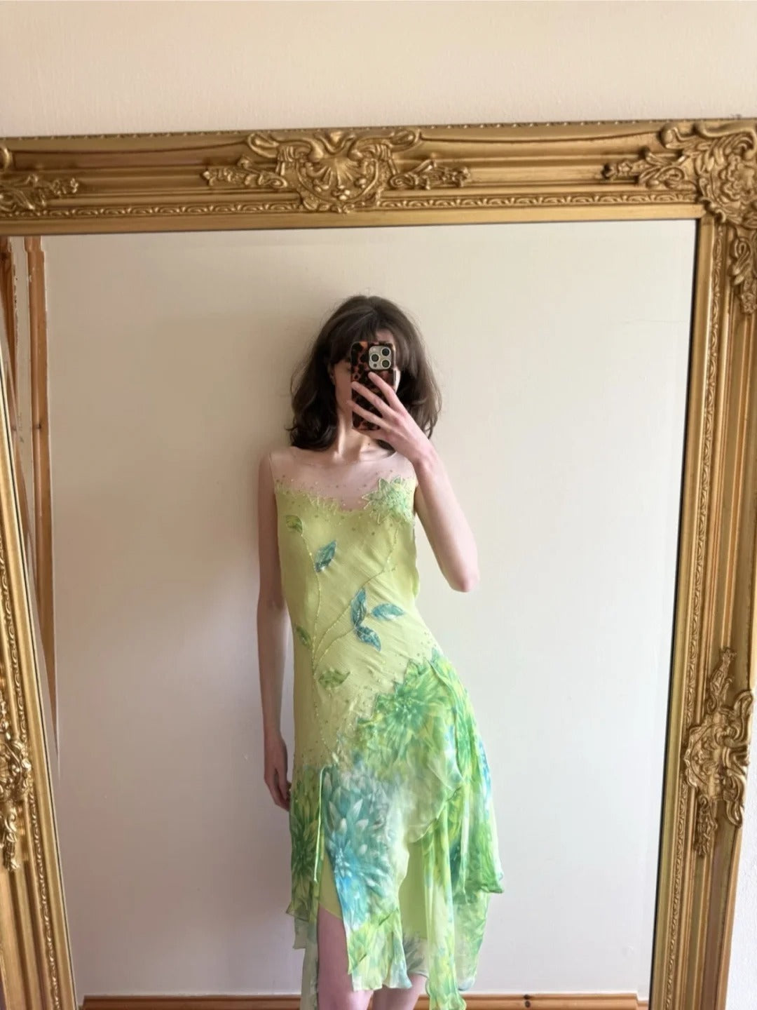 Frisches grünes ärmelloses Blätter-Pailletten-Chiffon-Ballkleid mit unregelmäßigem Saum P4834