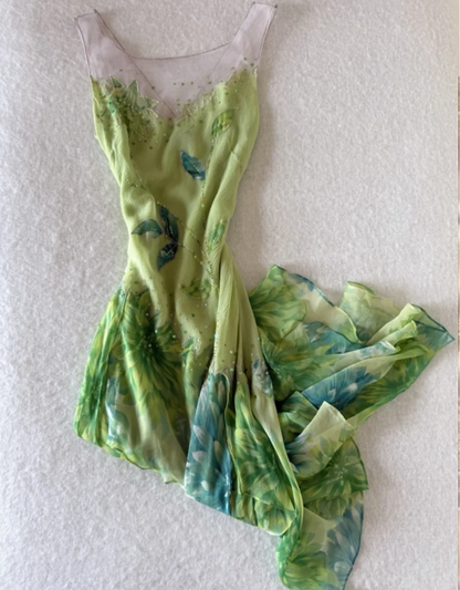 Frisches grünes ärmelloses Blätter-Pailletten-Chiffon-Ballkleid mit unregelmäßigem Saum P4834