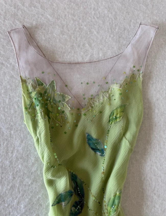 Frisches grünes ärmelloses Blätter-Pailletten-Chiffon-Ballkleid mit unregelmäßigem Saum P4834