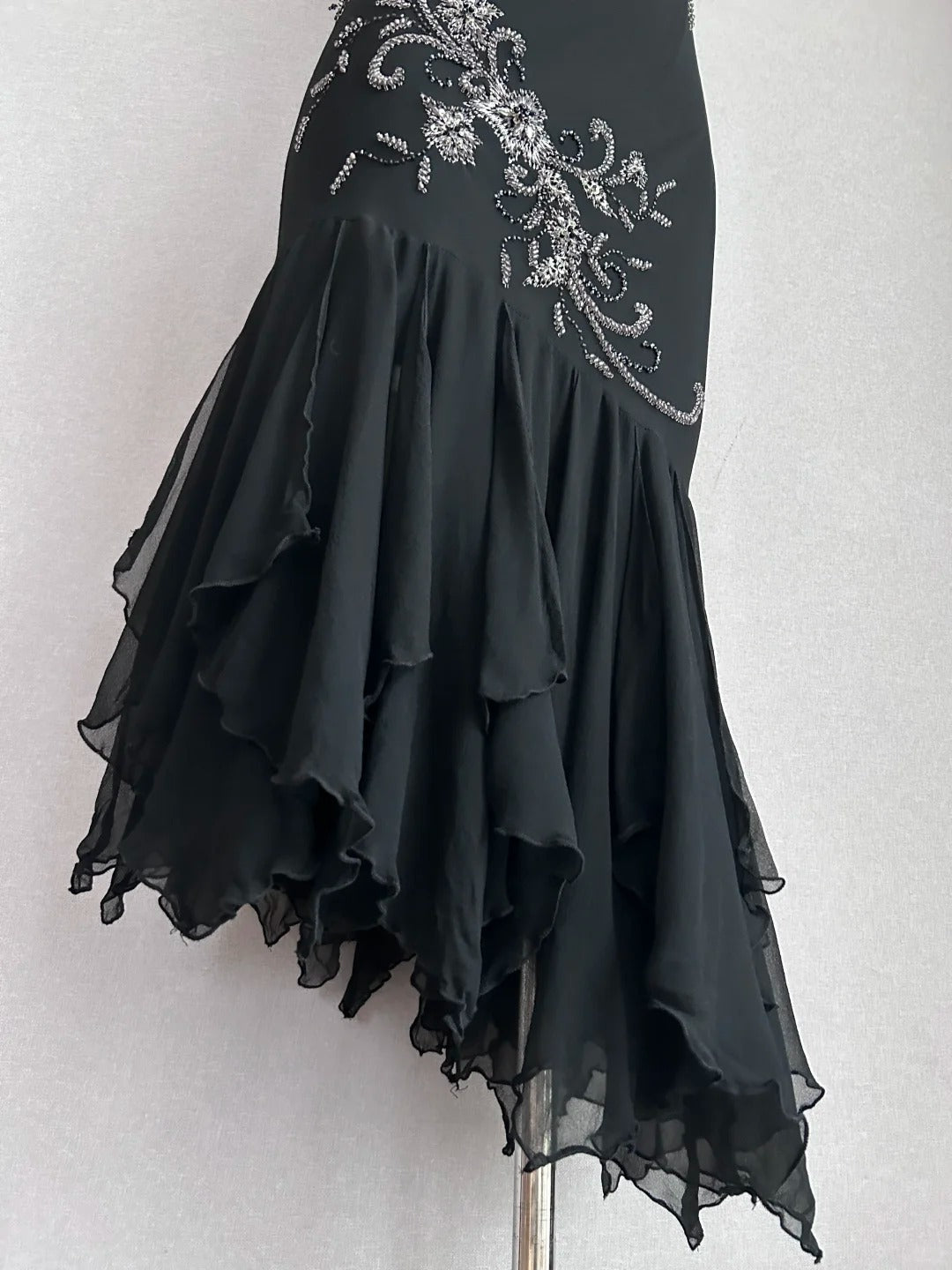 Luxuriöses, glitzerndes schwarzes Spaghettiträger-Kleid mit Pailletten-Stickerei, Meerjungfrau-Schnitt, Chiffon, Ballkleid, Abendkleid P4843