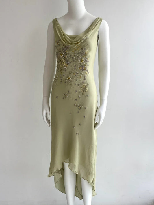 Elegantes ärmelloses Chiffon-Abendkleid mit Wasserfallausschnitt in Bohnengrün, mit Perlen bestickt P4846