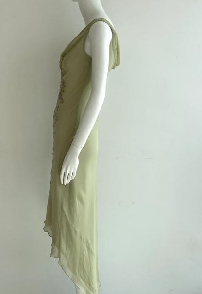 Elegantes ärmelloses Chiffon-Abendkleid mit Wasserfallausschnitt in Bohnengrün, mit Perlen bestickt P4846