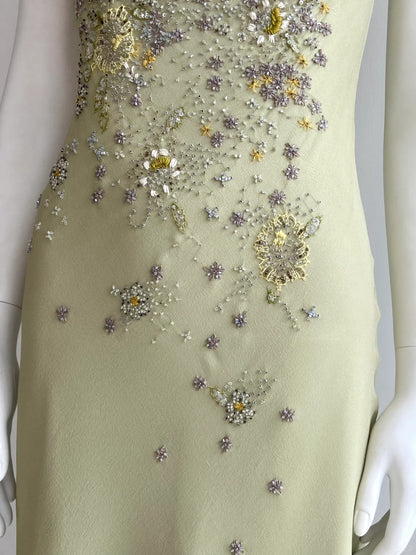 Elegantes ärmelloses Chiffon-Abendkleid mit Wasserfallausschnitt in Bohnengrün, mit Perlen bestickt P4846