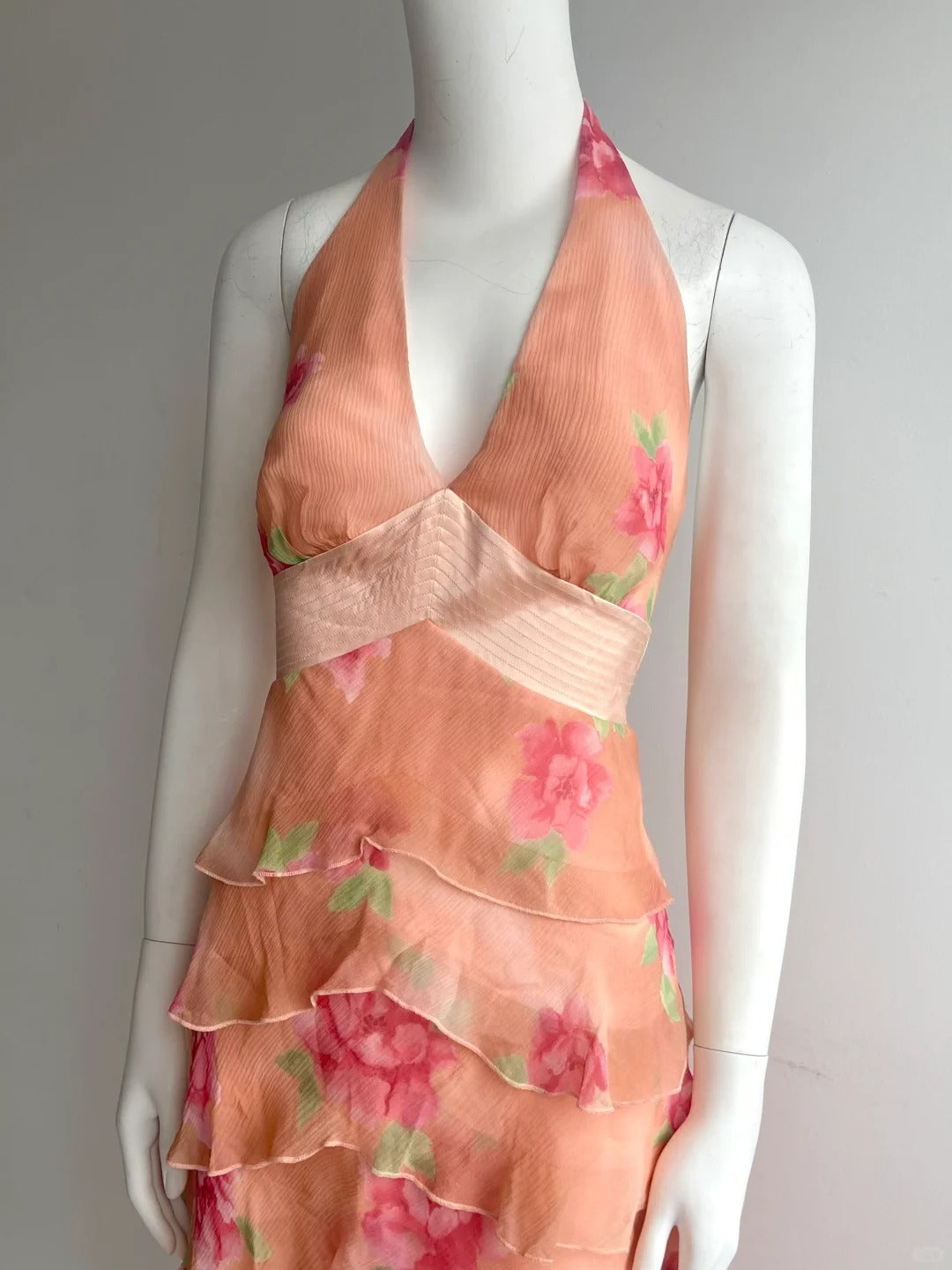 Vintage orange pinkes Neckholder-Kleid mit Print, mehrlagigen Rüschen und Chiffon für den Abschlussball P4848