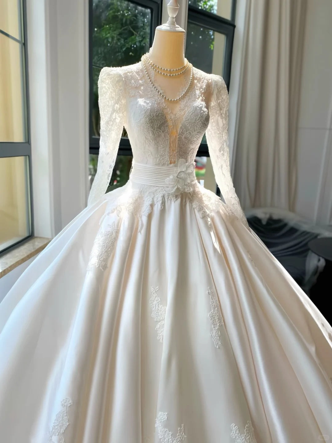 Vintage Palace Ivory Long Sleeve Lace V-Neck Satin Floor-Length Ball Gown Wedding Dress P4085