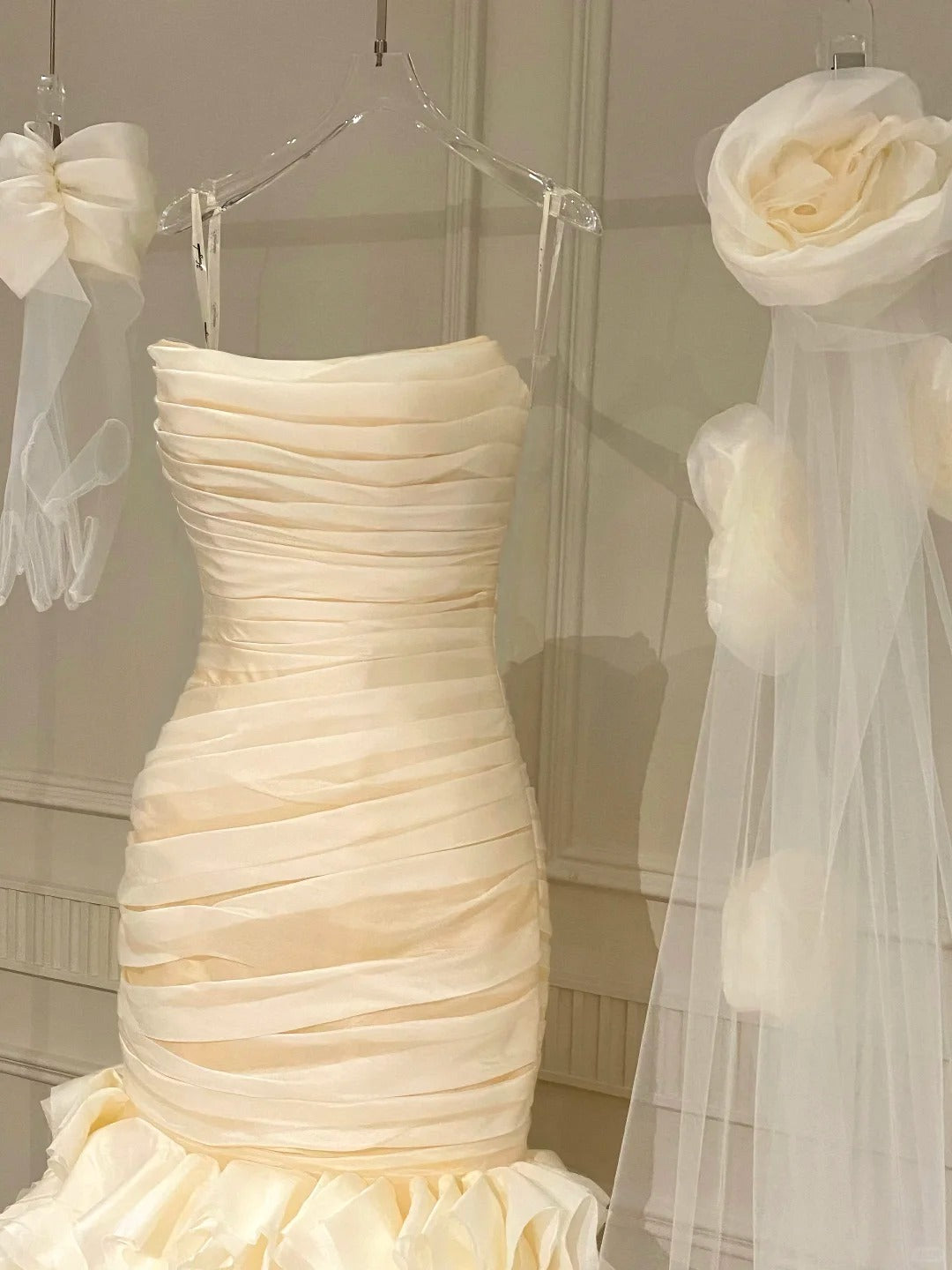 Vintage Ivory Mermaid Strapless 3D Flower Pleated Satin Wedding Dress P4086