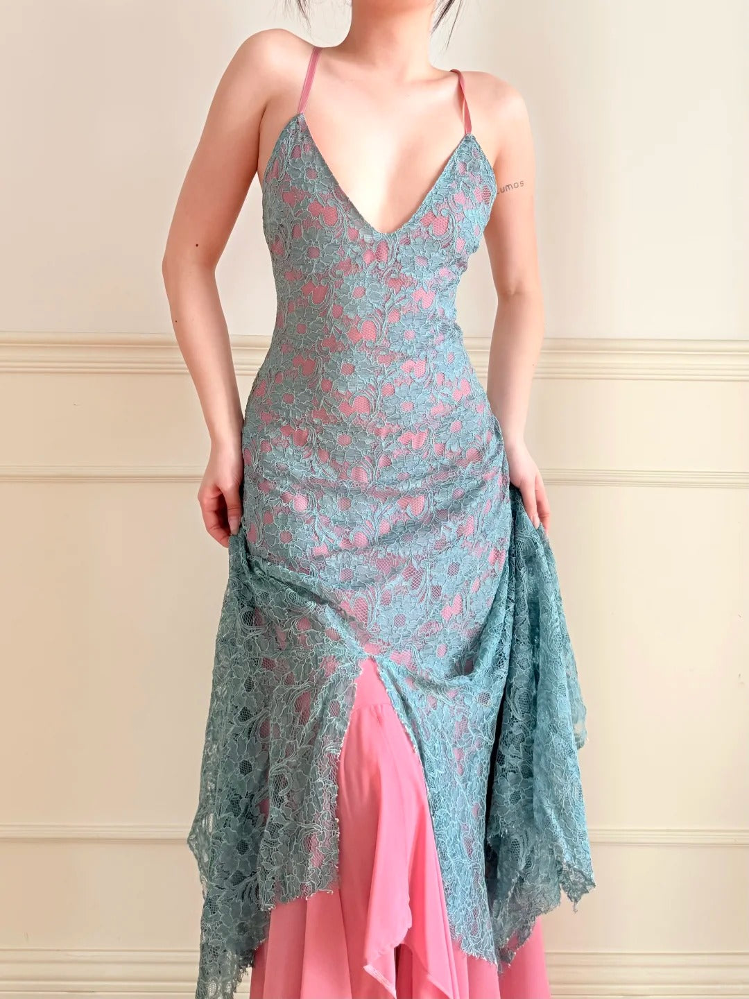 Vintage blau-rosa V-Ausschnitt, überkreuzter, rückenfreier Spitzen-Meerjungfrauen-Abendkleid P4861