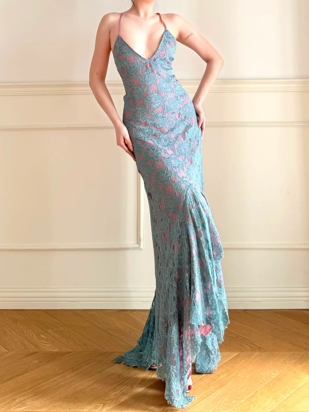 Vintage blau-rosa V-Ausschnitt, überkreuzter, rückenfreier Spitzen-Meerjungfrauen-Abendkleid P4861