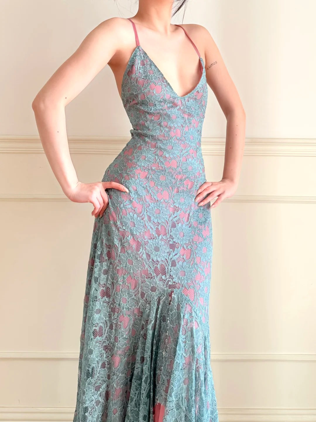 Vintage blau-rosa V-Ausschnitt, überkreuzter, rückenfreier Spitzen-Meerjungfrauen-Abendkleid P4861