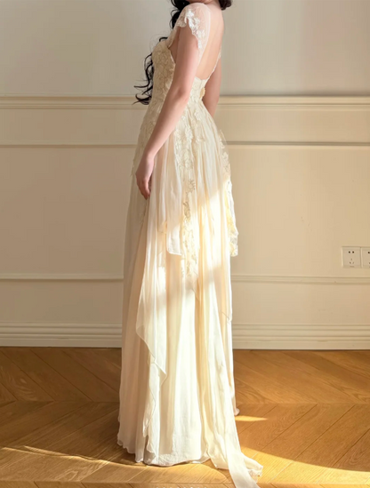 Elegantes cremefarbenes A-Linien-Ballkleid aus Spitze und Chiffon P4862