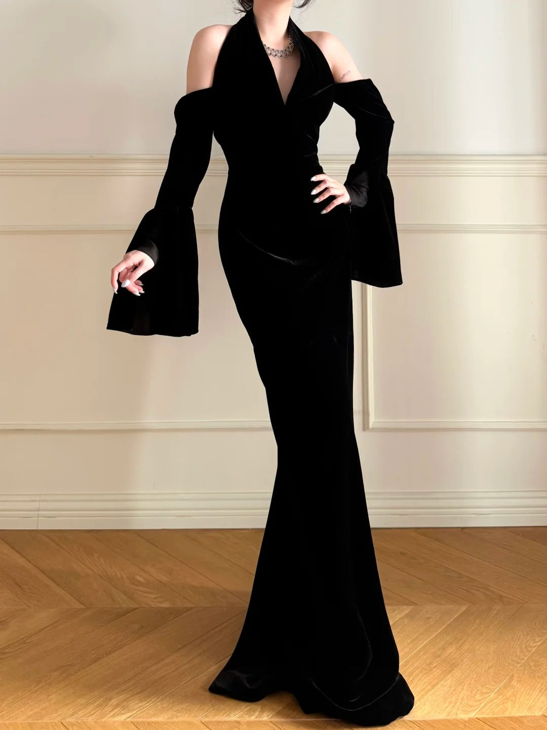 Vintage Elegant Schwarz Neckholder Meerjungfrau Samt Langes Ballkleid Abendkleid P4866